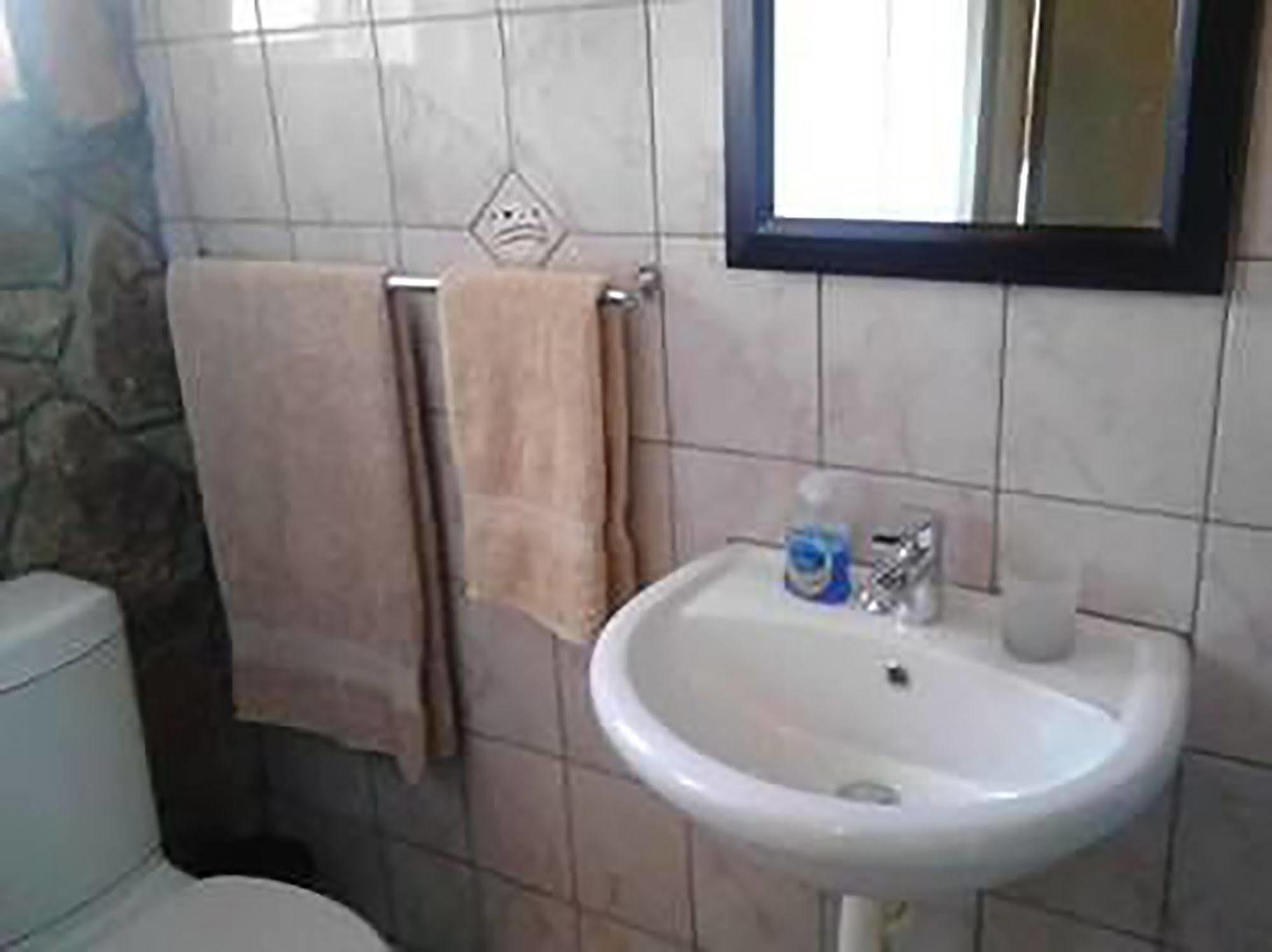 A New Earth Guest Lodge Francistown Exterior foto